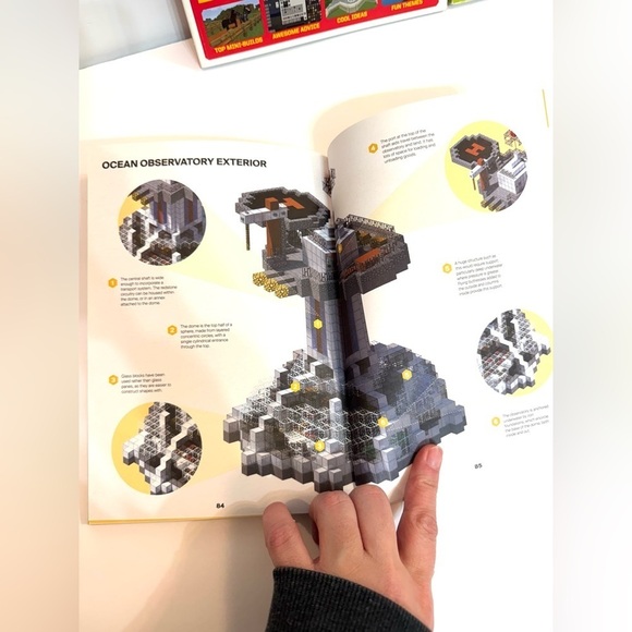 3 Minecraft How-To Books on Building and Exploration in the Minecraft Game - Picture 6 of 11